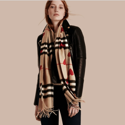 [버버리] 체크 하트 클래식 캐시미어 스카프 bu0005w - Burberry Classic Hearts Check Cashmere Scarf