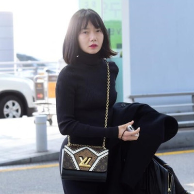 [커스텀급]Louis Vuitton Twist Shouder Bag,23cm - 루이비통 트위스트 숄더백 ,M44214,LOUB0105,23cm,배두나