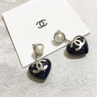 CHANEL  White Gold  Earring - 샤넬  여성용 18k도금 화이트 골드 귀걸이