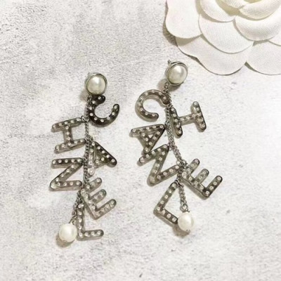 CHANEL  White Gold  Earring - 샤넬  여성용 18k도금 화이트 골드 귀걸이