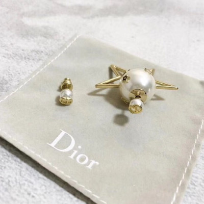 Dior  Yellow Gold  Earring - 디올  여성용 18k도금 옐로우 골드 귀걸이