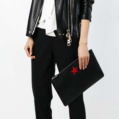 Givenchy Leather Red Star Clutch Bag,30.5cm - 지방시 레더 남여공용 레드스타 클러치백 GVB0002,30.5cm,블랙