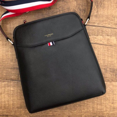 Thom Brown 2018 Leather Shoulder Bag ,28CM - 톰브라운 2018 레더 남성용 숄더백, THOB0007,28CM,블랙