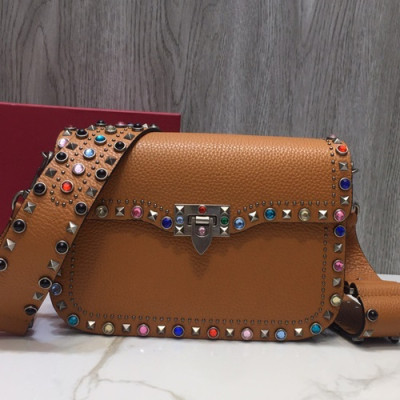 [퀄리티가 남.달.라.] Valentino 2019 Leather Garavani Rockstud Shoudler Bag,26CM - 발렌티노 2019 레더 가라바니 락스터드 숄더백,V0936C - VTB0128,26CM,브라운