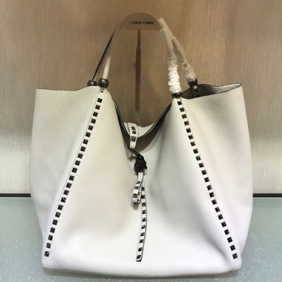 Valentino 2019 Leather Rockstud Tote Shopper Bag,33CM - 발렌티노 2019 레더 락스터드 토트 쇼퍼백,VTB0137,33CM,크림