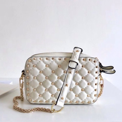 Valentino 2019 Leather Ruckstud Spike Camera Small Shoudler Bag,18.5CM - 발렌티노 2019 여성용 레더 락스터드 스파이크 카메라 스몰 숄더백 ,VTB0305,18.5CM,화이트