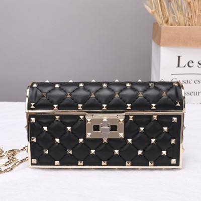 Valentino 2019  Leather Ruckstud Shoudler Cross Bag,18CM - 발렌티노 2019 레더 락스터드 숄더 크로스백,VTB0397,18CM,블랙