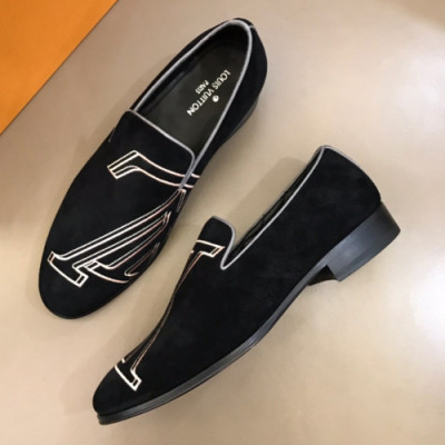 Louis Vuitton 2019 Mens Initial Logo Velvet Loafer  - 루이비통 남성 이니셜 로고 벨벳 로퍼 Lou01001x.Size(245 - 265).블랙