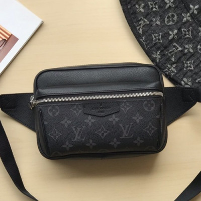 Louis Vuitton 2019 Outdoor Hip Sack,21cm - 루이비통 2019 남여공용 아웃도어 힙색,M30245,LOUB1137,21cm,블랙