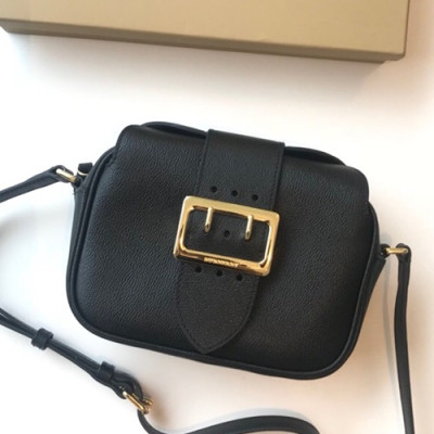 Burberry 2019 Buckle Camera Shoulder Bag, 22cm - 버버리 2019 버클 카메라 숄더백,BURB0233,22cm,블랙