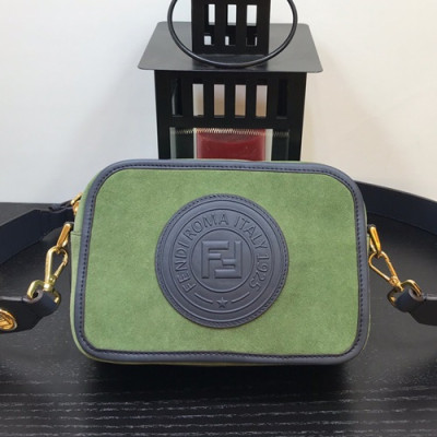 Fendi 2019 Camera Shoulder Bag ,22CM - 펜디 2019 남여공용 카메라 숄더백  FENB0111,22CM,그린