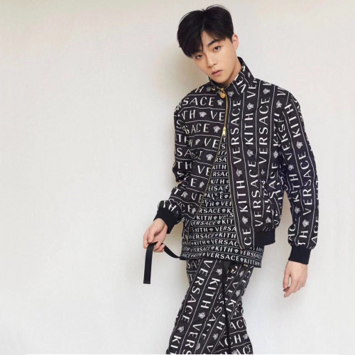Versace 2019 Mens Logo Training Jacket&Half Pants - 베르사체 남성 로고 트레이닝 자켓&반바지 Ver0249x.Size(m - 2xl).블랙