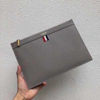 Thom Browne 2019 Leather Clutch Bag ,30/33cm - 톰브라운 2019 레더 남여공용 클러치백 THOB0018,30/33cm,그레이