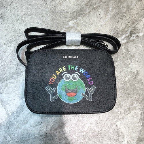 Balenciaga 2019 Leather Ville Camera Shoulder Bag,18cm - 발렌시아가 2019 레더 빌 카메라 숄더백,BGB0278,18cm,블랙