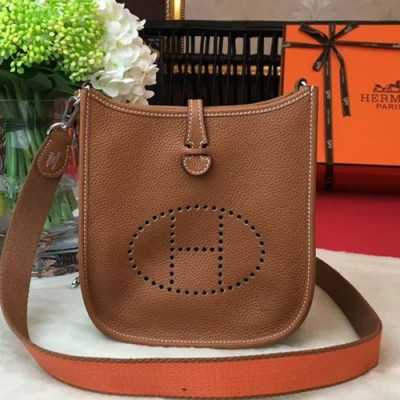 Hermes Evelyne Togo Leather Mini Shoulder Bag,17cm - 에르메스 에블린 토고 레더 여성용 미니 숄더백 HERB0714,17cm,브라운