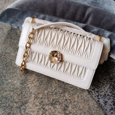 MiuMiu 2019 Solitaire Matelasse Chain Shoulder Cross Bag,23cm - 미우미우 2019 솔리테어 마틀라세 체인 숄더 크로스백,5BD130, MIUB0343, 23cm,화이트