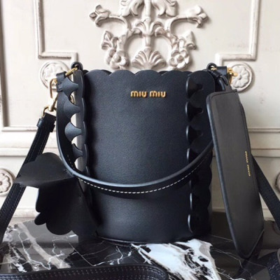 MiuMiu 2019 Bucket Shoulder Cross Bag,18cm - 미우미우 2019 버킷 숄더 크로스백,5BE012, MIUB0347 , 18cm,블랙