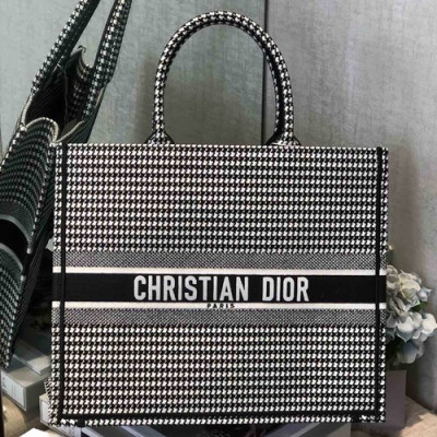 Dior 2019 Women Canvas Book Tote Shopper Bag ,42CM - 디올 2019 여성용 캔버스 북 토트 쇼퍼백  DIOB0254,42CM,블랙+화이트