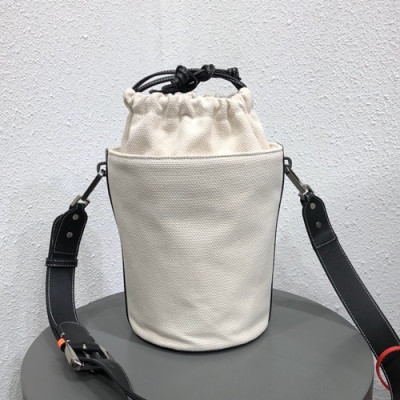 Off White 2019 Canvas Bucket Shoulder Bag,29cm - 오프화이트 2019 캔버스 남여공용 버킷 숄더백 5530-OFFB0012,29cm,화이트