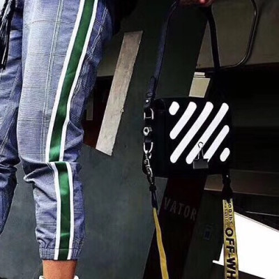 Off White 2019 Leather Binder Clip Shoulder Bag,19cm - 오프화이트 2019 레더 바인더 클립 숄더백 5505-OFFB0042,19cm,블랙