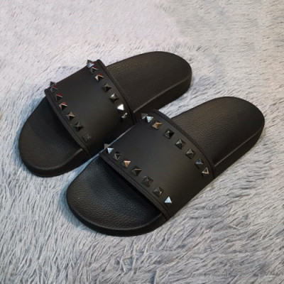 Valentino 2019 Mm/Wm Stud Casual Slipper - 발렌티노 남자 스터드 캐쥬얼 슬리퍼 Val012x.Size(225 - 275).블랙