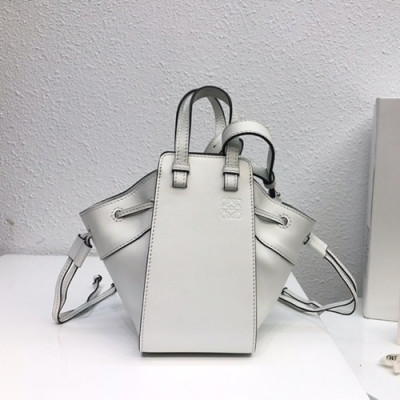 Loewe 2019 Hammock Mini Tote Shoulder Bag, 19CM - 로에베 2019 해먹 미니 토트 숄더백 ,10393-LOEB0108, 19CM, 화이트