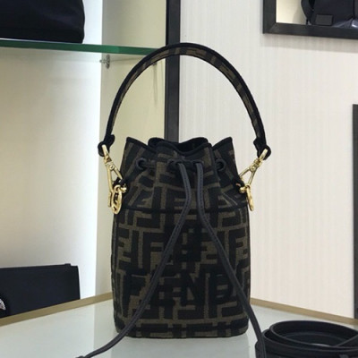 Fendi 2019 Mon Tresor Bucket Tote Shoulder Bag ,18CM - 펜디 2019 몬 트레조 버킷 토트 숄더백  FENB0425,18CM,브라운(블랙)