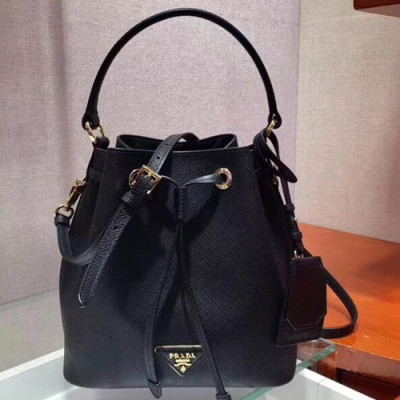 Prada 2019 Woman Leather Bucket Tote Shoulder Bag,22cm - 프라다 2019 여성용 레더 버킷 토트 숄더백 ,1BZ032,22cm,블랙