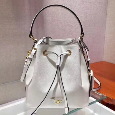 Prada 2019 Woman Leather Bucket Tote Shoulder Bag,22cm - 프라다 2019 여성용 레더 버킷 토트 숄더백 ,1BZ032-3,22cm,화이트