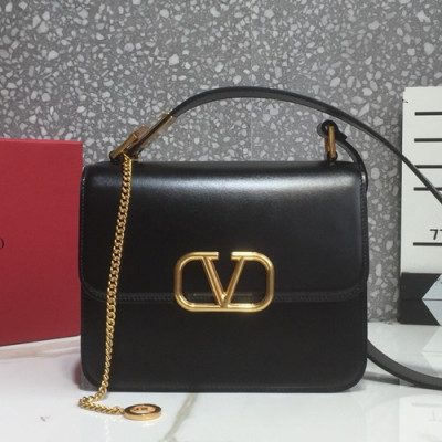 Valentino 2019 Leather Garavani Vsling Shoudler Cross Bag,18/22CM - 발렌티노 2019 레더 가라바니 브이슬링 숄더 크로스백,VTB0756,18/22CM,블랙