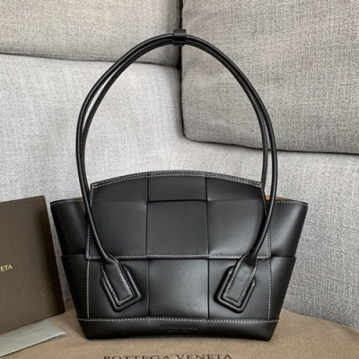 Bottega Veneta 2019 Arco Small Tote Shoulder Bag,22cm - 보테가 베네타 2019 아르코 스몰 토트 숄더백, 575943,BVB0290,22cm,블랙