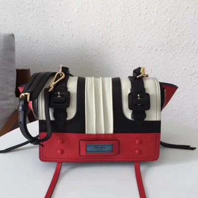 Prada 2019 Etiquette Shoulder Bag,24cm - 프라다 2019 에티켓 여성용 숄더백 ,1BD093-4,24cm,화이트+블랙