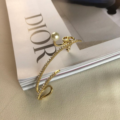 Dior  Yellow Gold  Earring - 디올  여성용 18k도금 옐로우 골드 귀걸이dio0029.