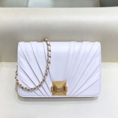 Chanel 2019 WOC Chain Cross Bag,19CM - 샤넬 2019 WOC 체인 크로스백,CHAB1170,19CM,화이트