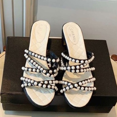 Chanel 2019 Ladies Leather Middle Heel Slipper - 샤넬 2019 여성용 레더 미들힐 슬리퍼 CHAS0106.Size(225 - 245).화이트