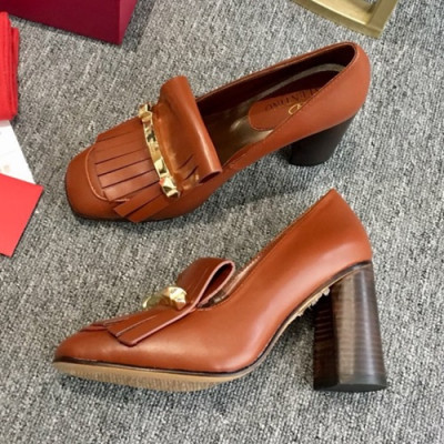 Valentino 2019 Ladies Tassel Metal Logo Pumps High Heel - 발렌티노 2019 여성용 태슬 메탈 로고 펌프스 하이힐 VTS0025.Size(225 - 250).브라운