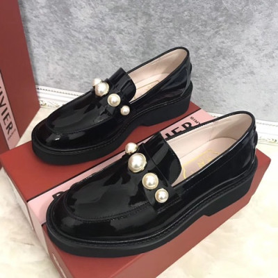 Roger Vivier 2019 Ladies Leather Loafer - 로저비비에 2019 여성용 레더 로퍼,RVS0132.Size(225 - 245).블랙