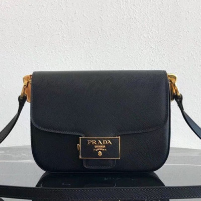 Prada 2019  Saffiano Shoulder Bag,20.5cm - 프라다 2019 여성용 엠블럼 사피아노 숄더백 ,1BD217-1,20.5cm,블랙