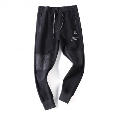 Moncler 2019 Mens Casual Logo Cotton Training Pants  -몽클레어 2019 남성 캐쥬얼 로고 코튼 기모 트레이닝 팬츠 Moc01256x.Size(m - 4xl).블랙