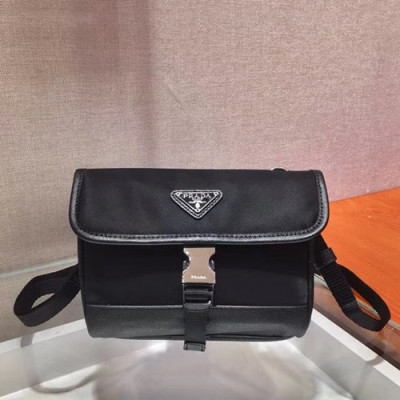 Prada 2020 Nylon Shoulder Bag,18cm - 프라다 2020 남여공용 나일론 숄더백 ,2ZH108-1,18cm,블랙