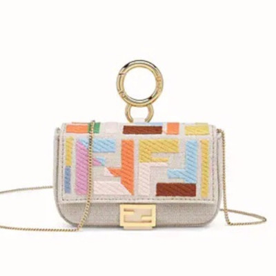 Fendi 2020 Nano Baguette Chain Cross Bag, 10.5cm - 펜디 2020 나노 바게트 체인 크로스백,FENB0537,10.5cm,베이지