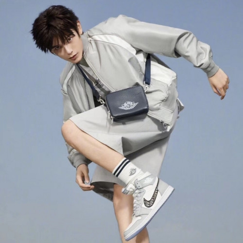 [디올]Dior 2020 Mens Logo Modern Casual Jackets - 디올 2020 남성 로고 모던 캐쥬얼 자켓 Dio0810x.Size(m - 2xl).그레이