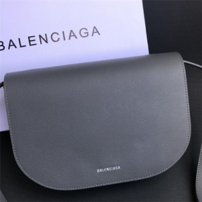 [발렌시아가] Balenciaga 2020 Leather Frame Shoulder Bag,24cm - 발렌시아가 2020 레더 프레임 숄더백,24cm,BGB0630,그레이