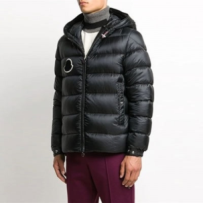 [몽클레어]Moncler 2020 Mens Patch Logo Modern Duck Down Padding - 몽클레어 2020 남성 패치 로고 모던 덕다운 패딩 Moc01995x.Size(s - 2xl).블랙