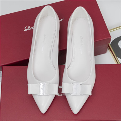 Salvatore Ferragamo 2021 Women's Leather Flat - 페라가모 2021 여성용 레더 플렛,Size(225-250),FGMS0516,화이트