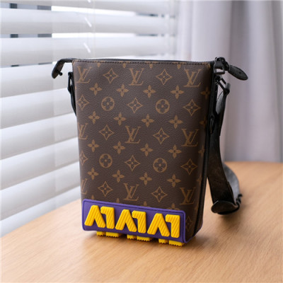 [유니크한]Louis Vuitton 2021 Mm/Wm Leathet Shoulder bag,24cm,LOUB2418 - 루이비통 2021 남여공용 레더 숄더백,24cm,브라운