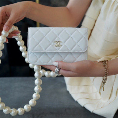 [올 여름 신상]Chanel 2021 Women's Pearl Chain Leather Cross Bag,15.5cm,CHAB1703 - 샤넬 2021 여성용 펄 체인 레더 크로스백,15.5cm,화이트