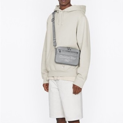 디올 남성 그레이 크로스백 - Dior Men Gray Cross Bag - di67x