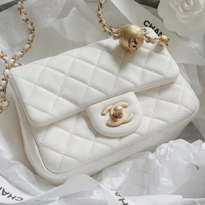 샤넬 여성 화이트 쁘띠삭 - Chanel Womens White CF - ch58x