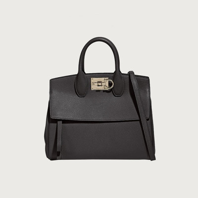 페라가모 여성 블랙 크로스백 - Ferragamo Womens Black Cross Bag - sf40x